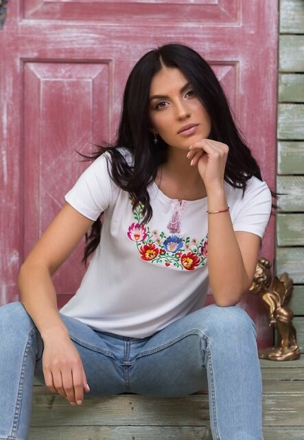 Leona Beige Blouse — Hippie Chick